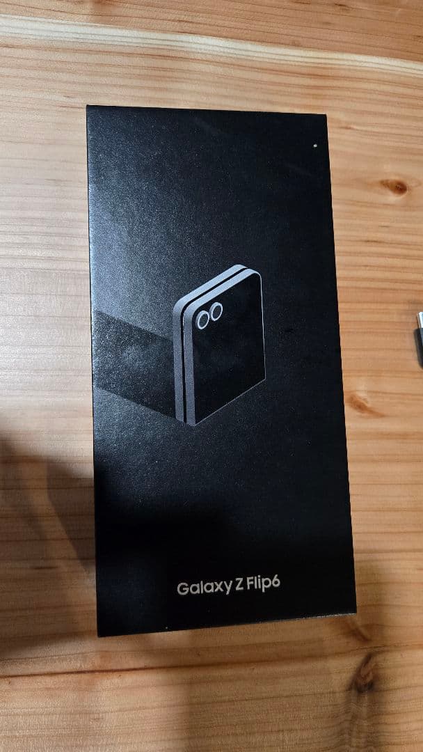 Galaxy Z Flip6 本体 +MAISON KITSUNEケース付き