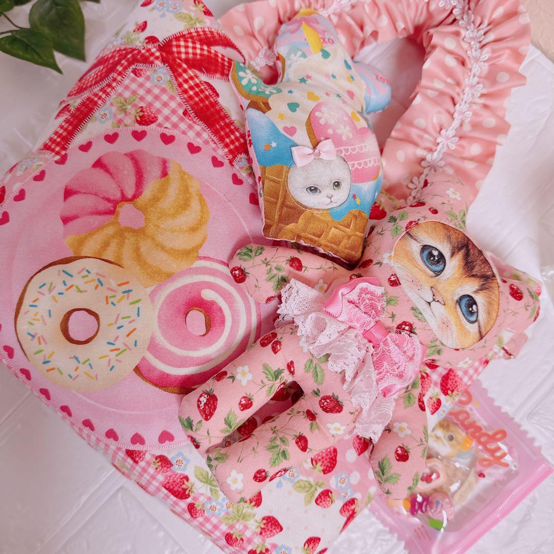 ひ*こ様 コヤンイサムチョン♡苺づくし♡ボリちゃん！オッドアイのフリルトートバッ