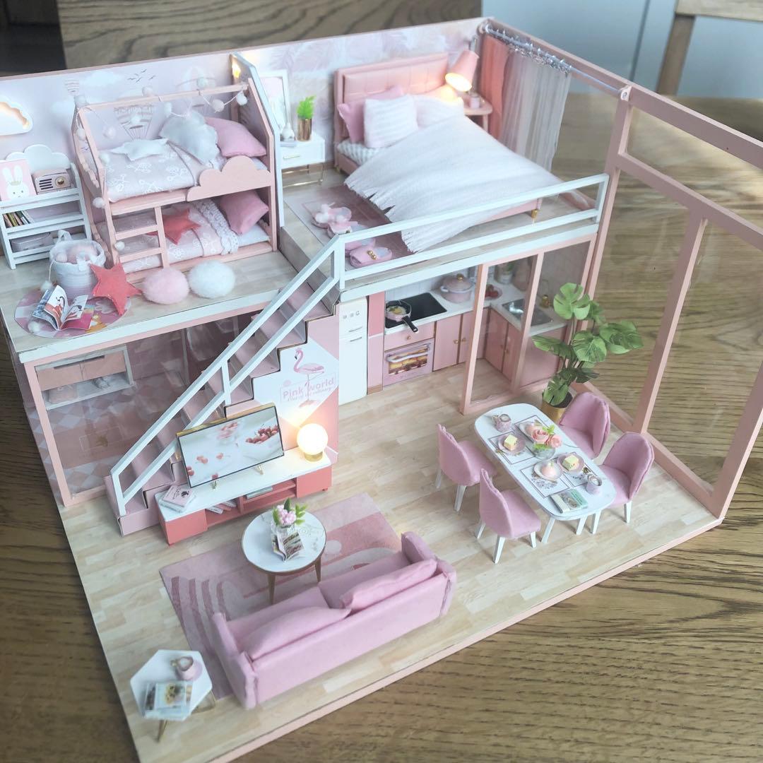 ミニチュアドールハウス　完成品　ピンクのお家❤︎オルゴール付き