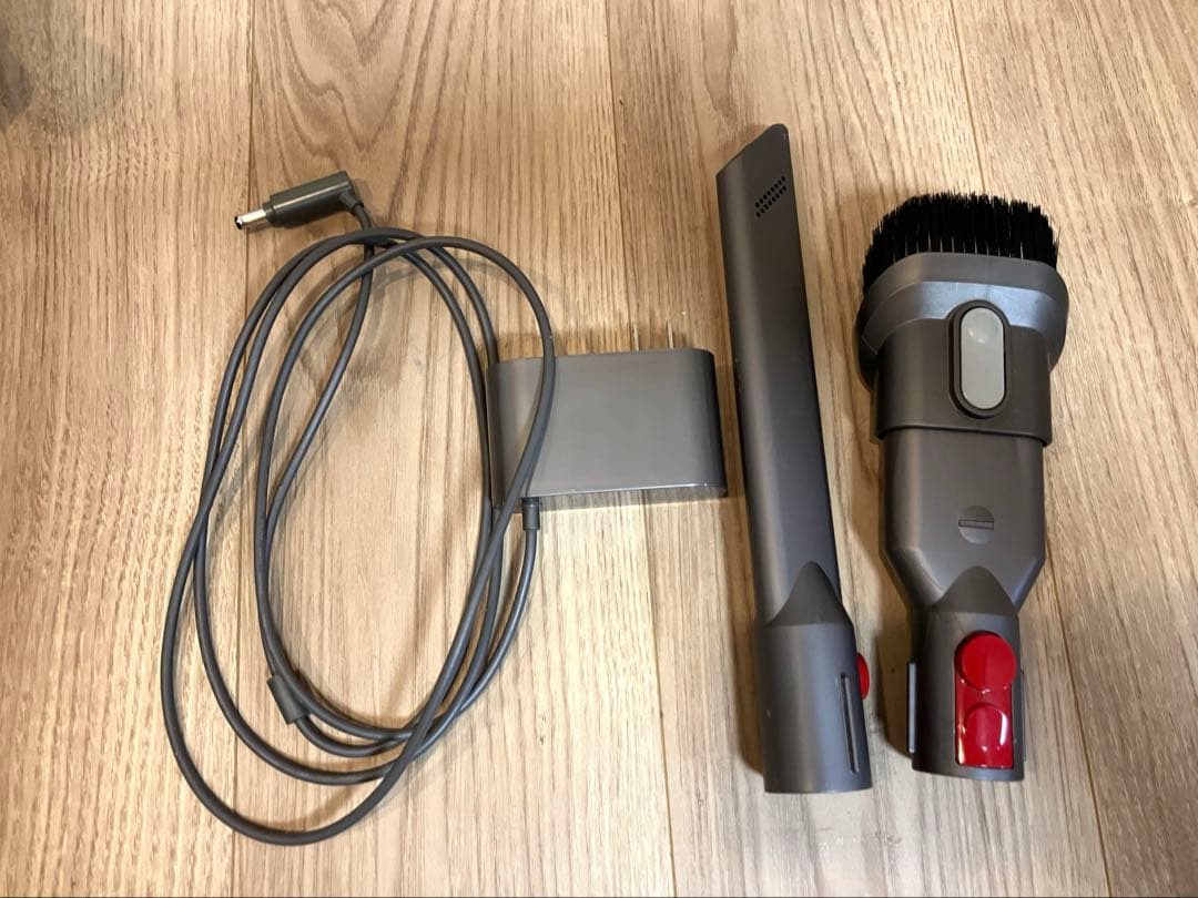 Dyson V8 slim fluffy スティッククリーナー本体セット