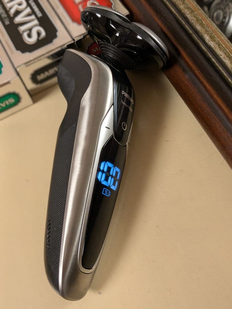 ✨️PHILIPS　9000シリーズ最上位モデル　72枚刃　2018年製✨️