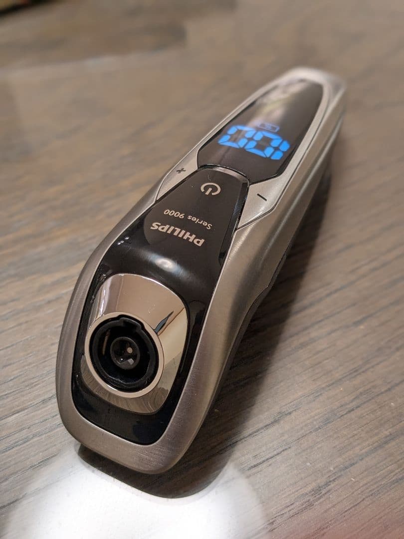 ✨️PHILIPS　9000シリーズ最上位モデル　72枚刃　2018年製✨️