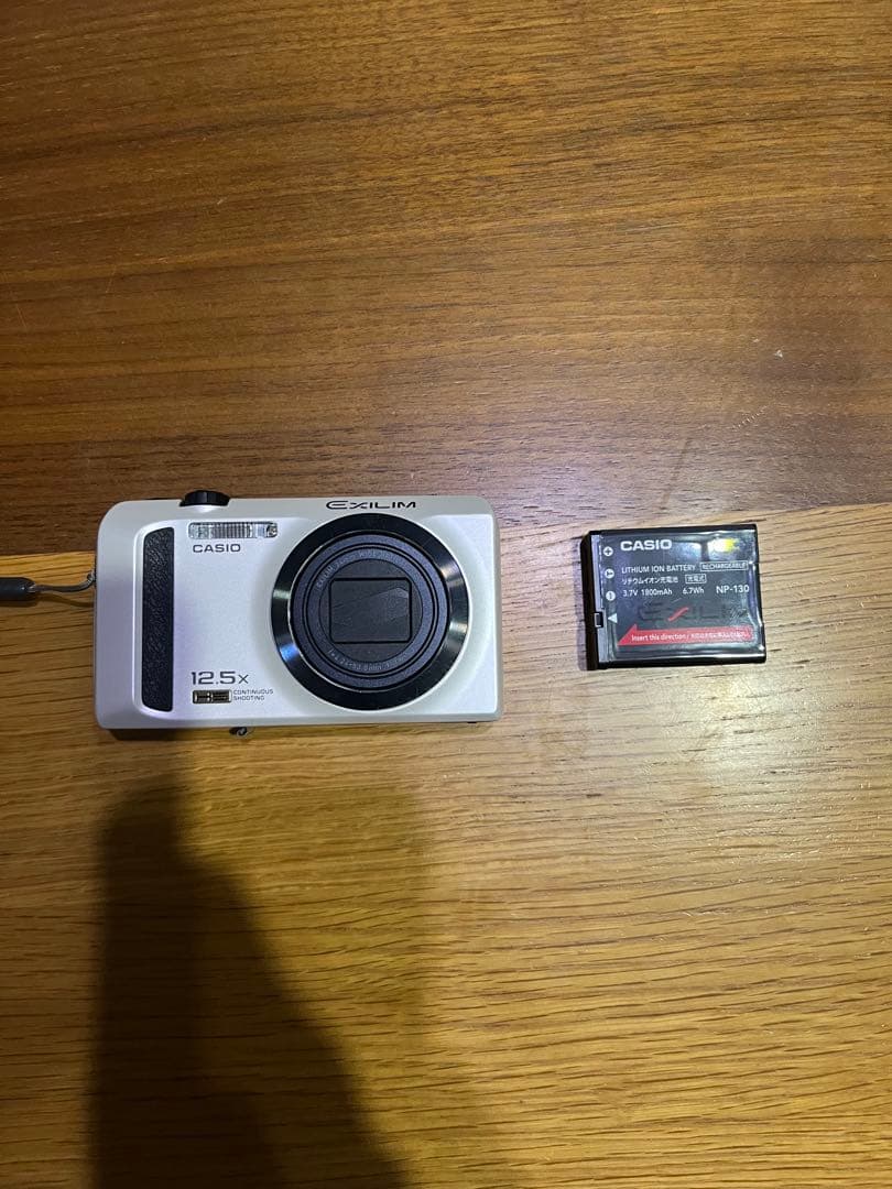 カシオ　EXILIM ZR300
