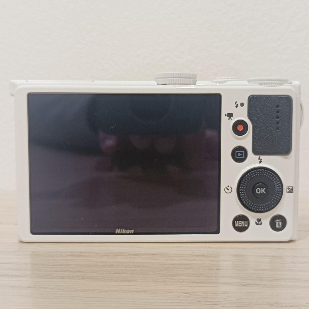 美品 訳あり Nikon COOLPIX P330 ホワイト デジカメ 説明書