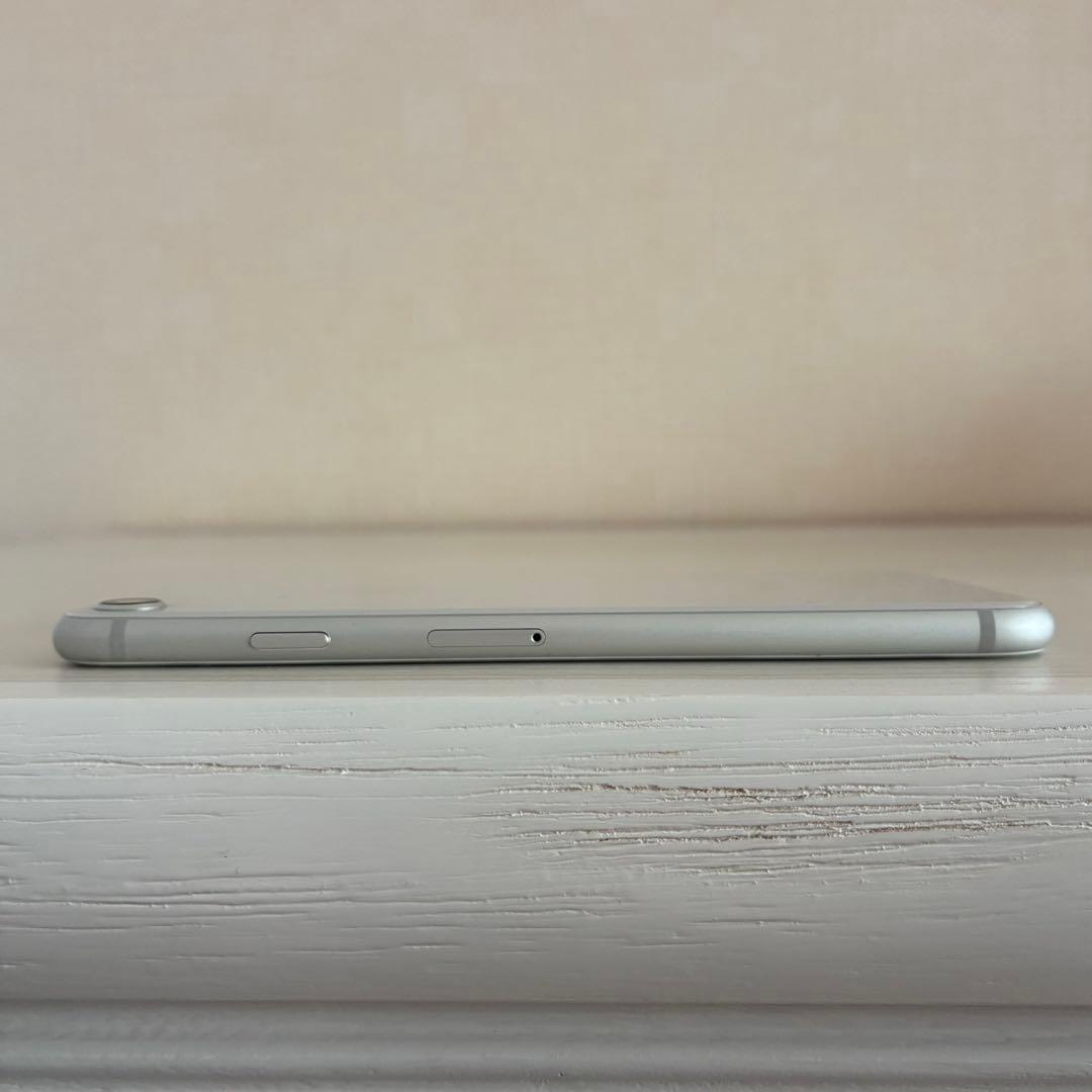 iPhone8 シルバー 64GB SIMフリー 箱 イヤホン 充電器