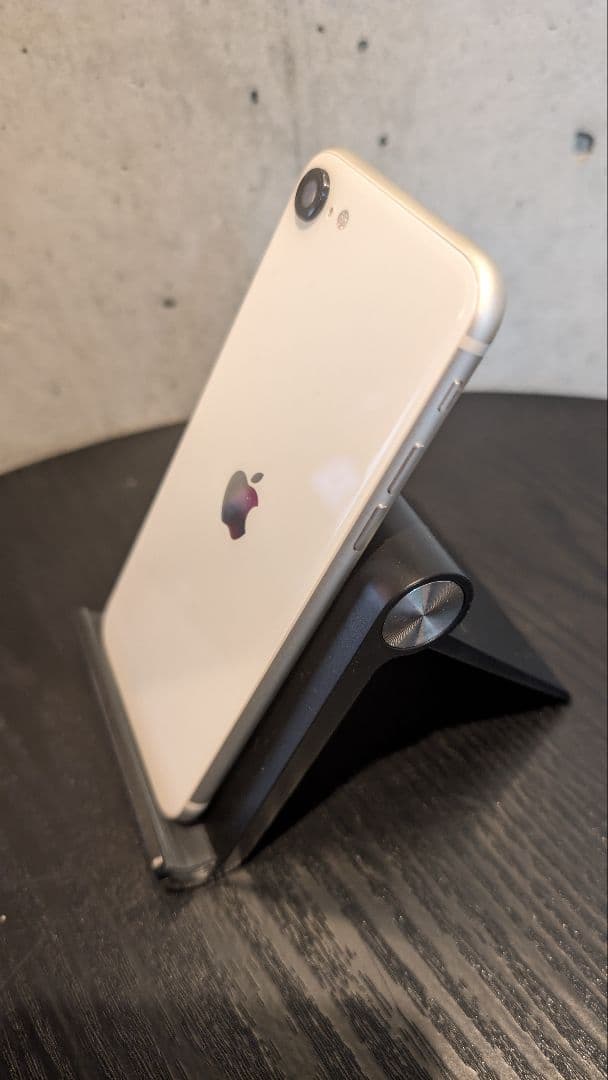 超美品！iPhoneSE3　ホワイト　64GB