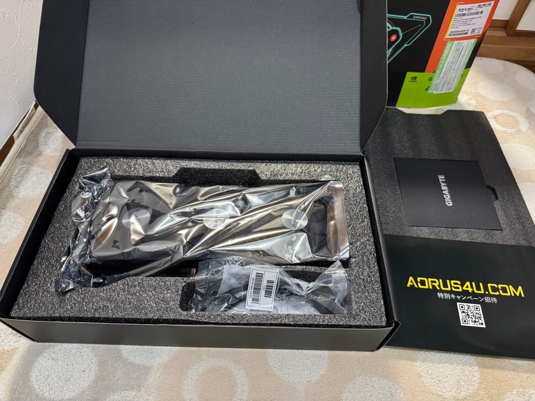 GIGABYTE GEFORCE RTX 4070 OC 本体