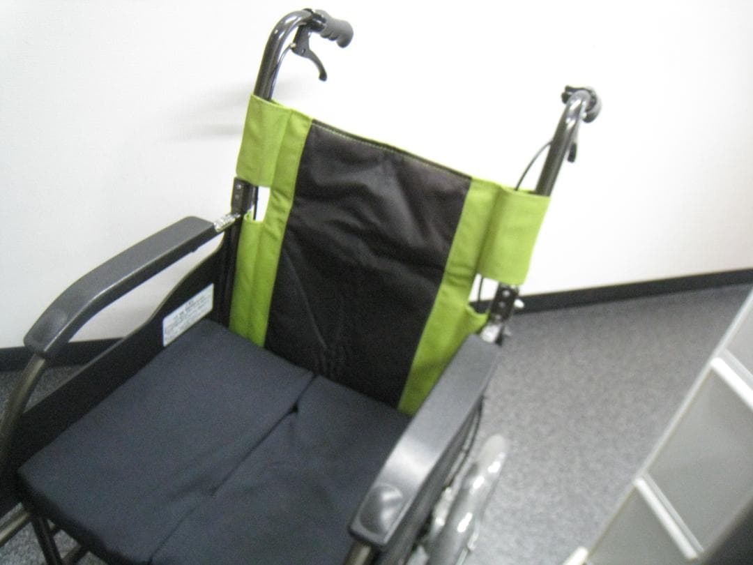 【送料無料】介助式車いす 標準型 ルッタ VA10134 パナソニック ②