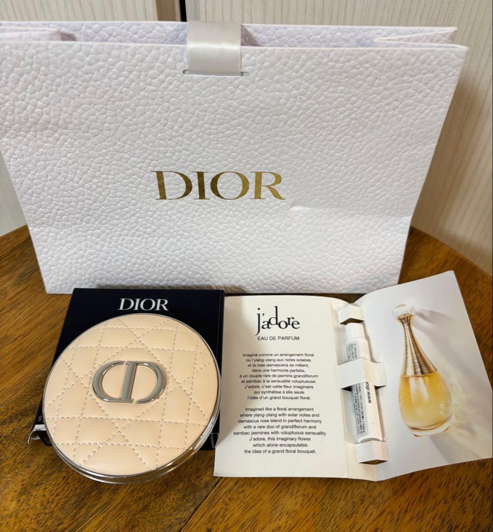 【新品】DIOR スキンフォーエヴァーヌード マット フィルター01 香水付き