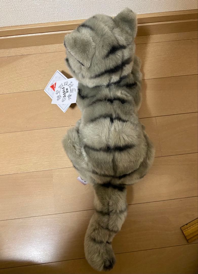 LELLY イタリア製　猫　サバトラ　アメリカンショートヘアー　ぬいぐるみ