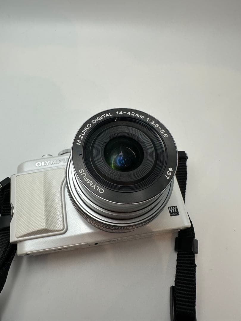 OLYMPUS OLYMPUS）のミラーレス「PEN Lite E-PL6」