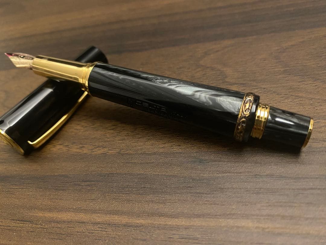 【世界100本限定品】DELTA デルタ パピヨン 万年筆 Fニブ