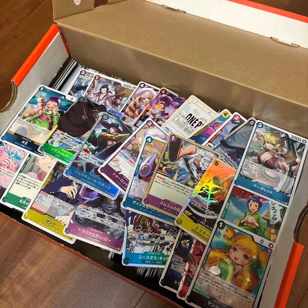 ワンピースカードゲーム　まとめ売り　光り物のみ　約700枚