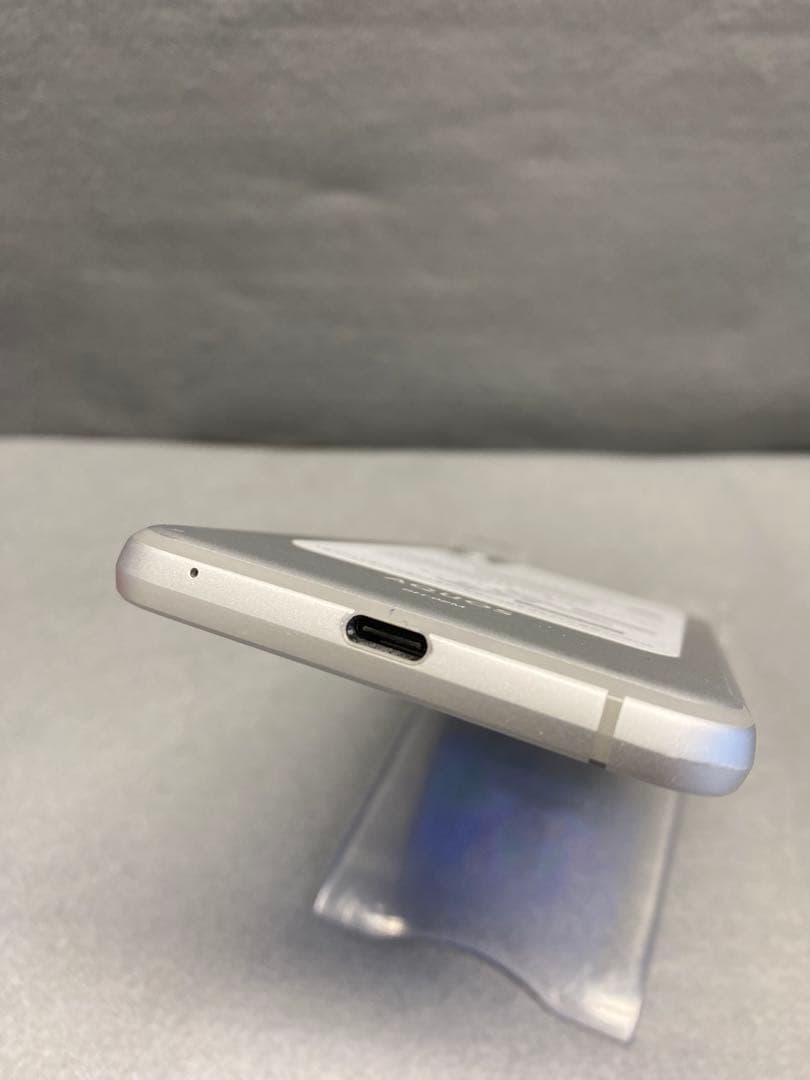 美品　国内版　SIMフリー　AQUOS sense3 64GB シルバー色
