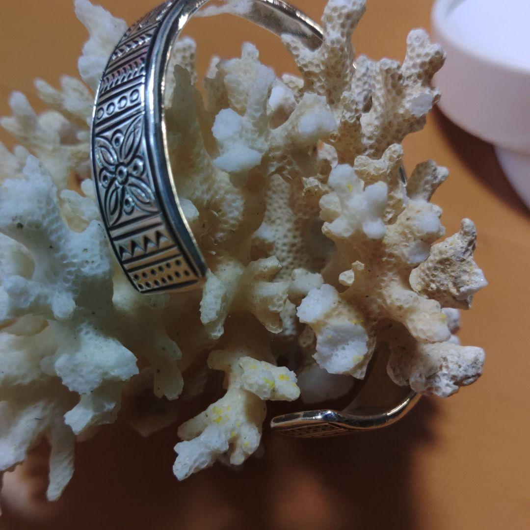 accessories　mauカレンシルバー刻印細バングル