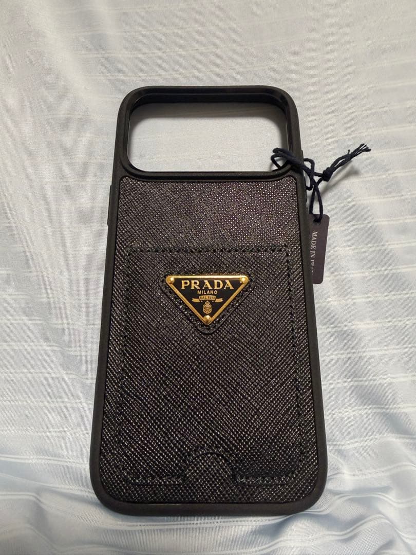 PRADA iPhone 17 Pro Max ケース サフィアーノレザー