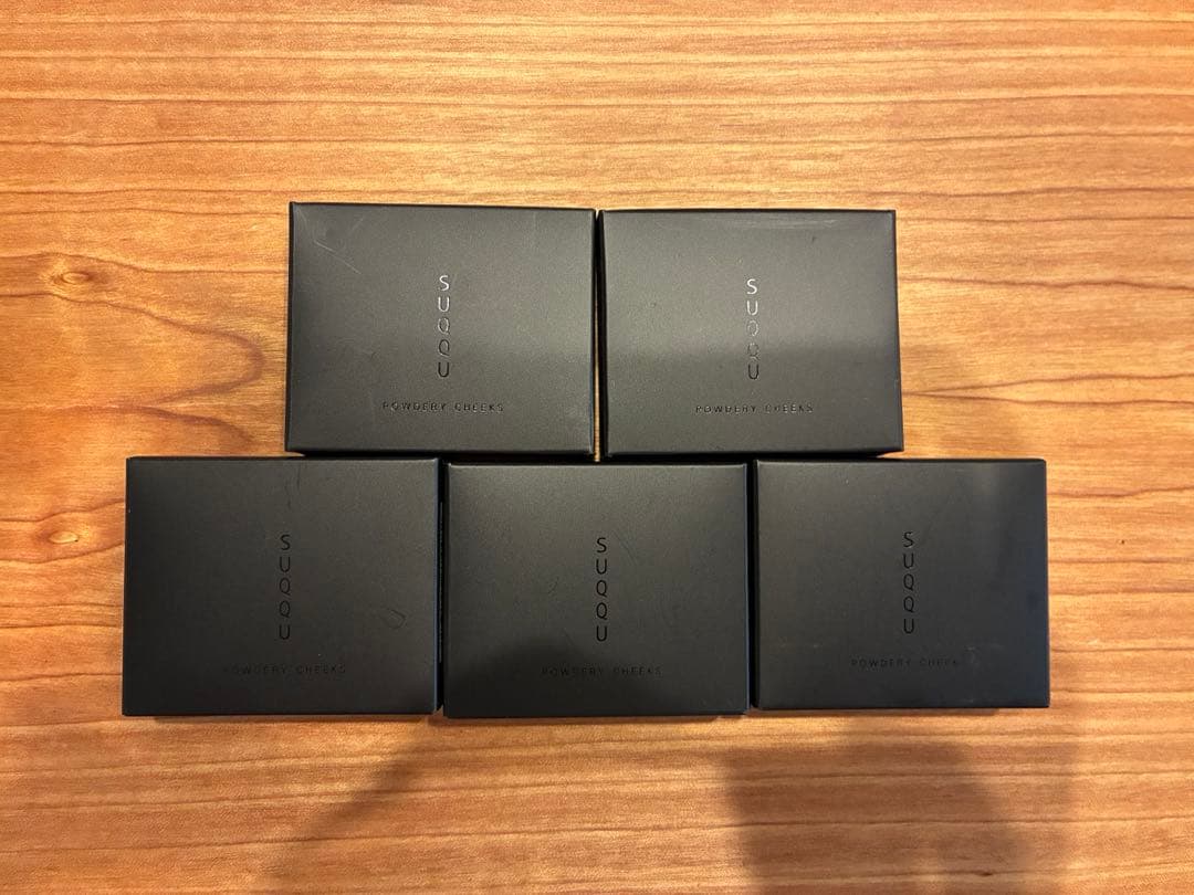 公*o様 SUQQU スック パウダリィ チークス ブラッシュ 新品未使用