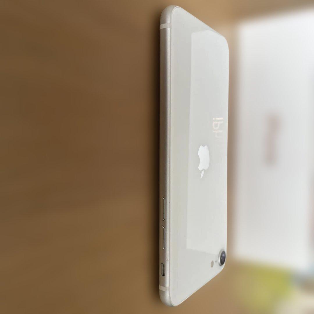 美品 iPhone SE2本体 SIMフリーバッテリー不明