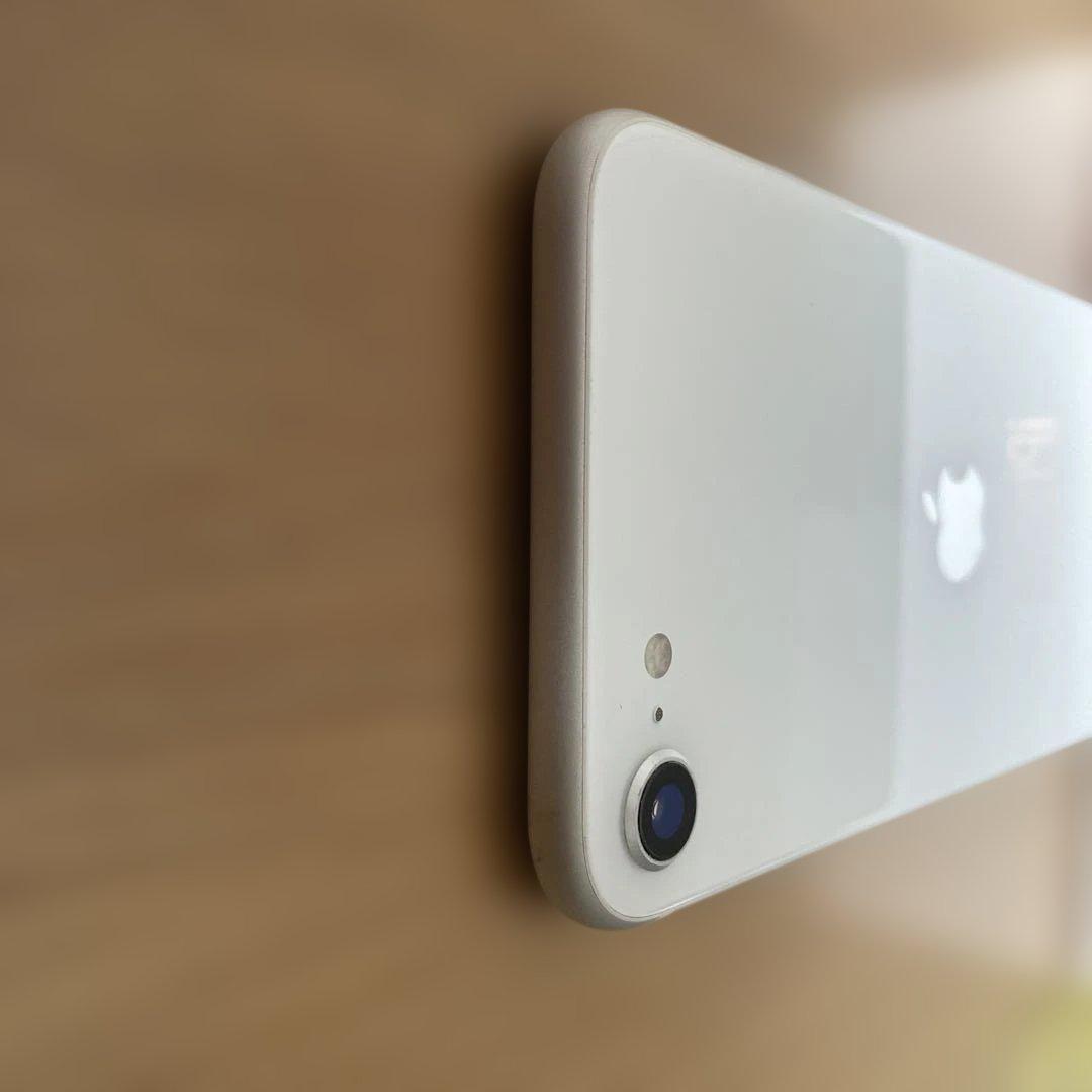 美品 iPhone SE2本体 SIMフリーバッテリー不明