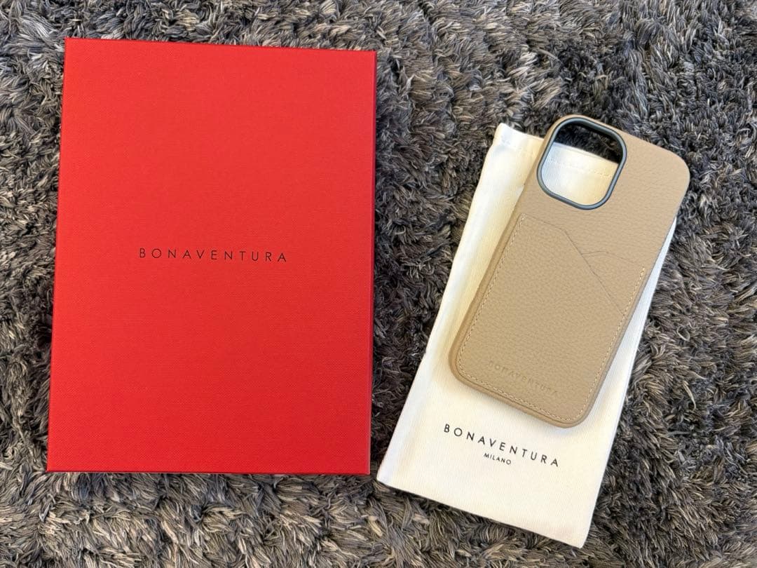 iPhone16 ボナベンチュラ　グレージュ
