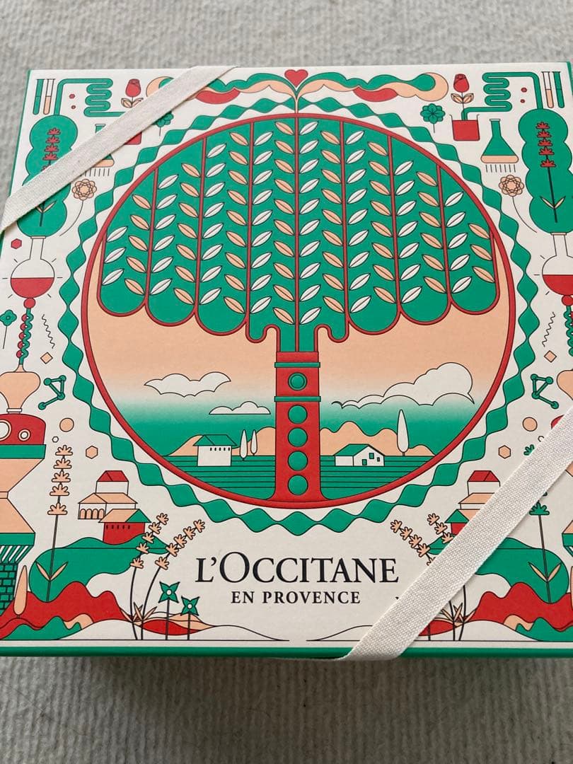 L'Occitane ルミナスパウダー コンプリー