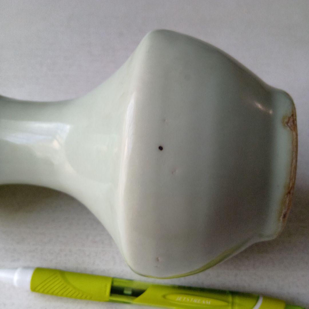 骨董品　青磁　淡い緑色の陶器花瓶