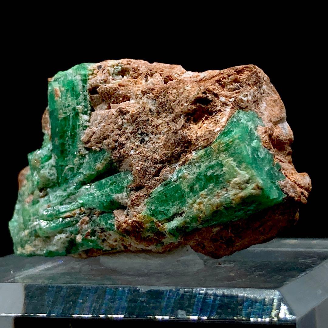 だ*人様 エメラルド　ベリル　緑柱石　原石　鉱物標本　天然石　524