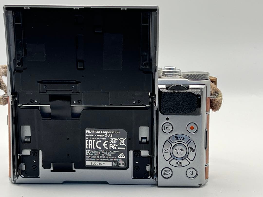 (ジャンク品）Fujifilm X-A5 ミラーレスカメラ