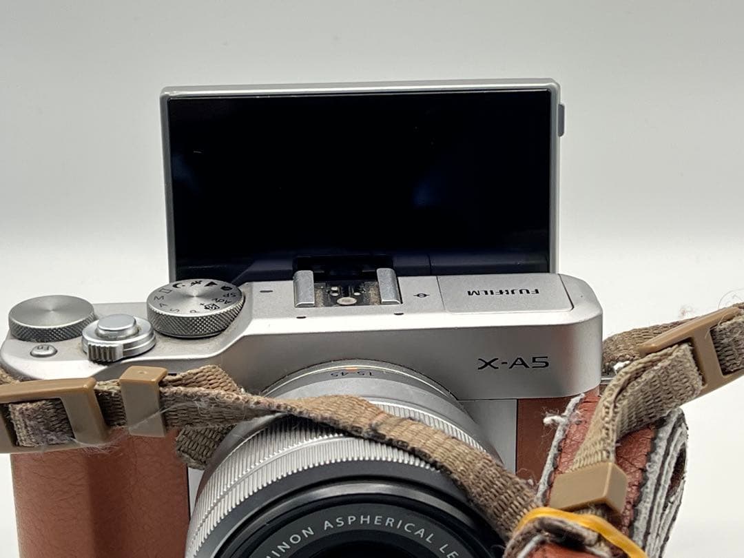 (ジャンク品）Fujifilm X-A5 ミラーレスカメラ