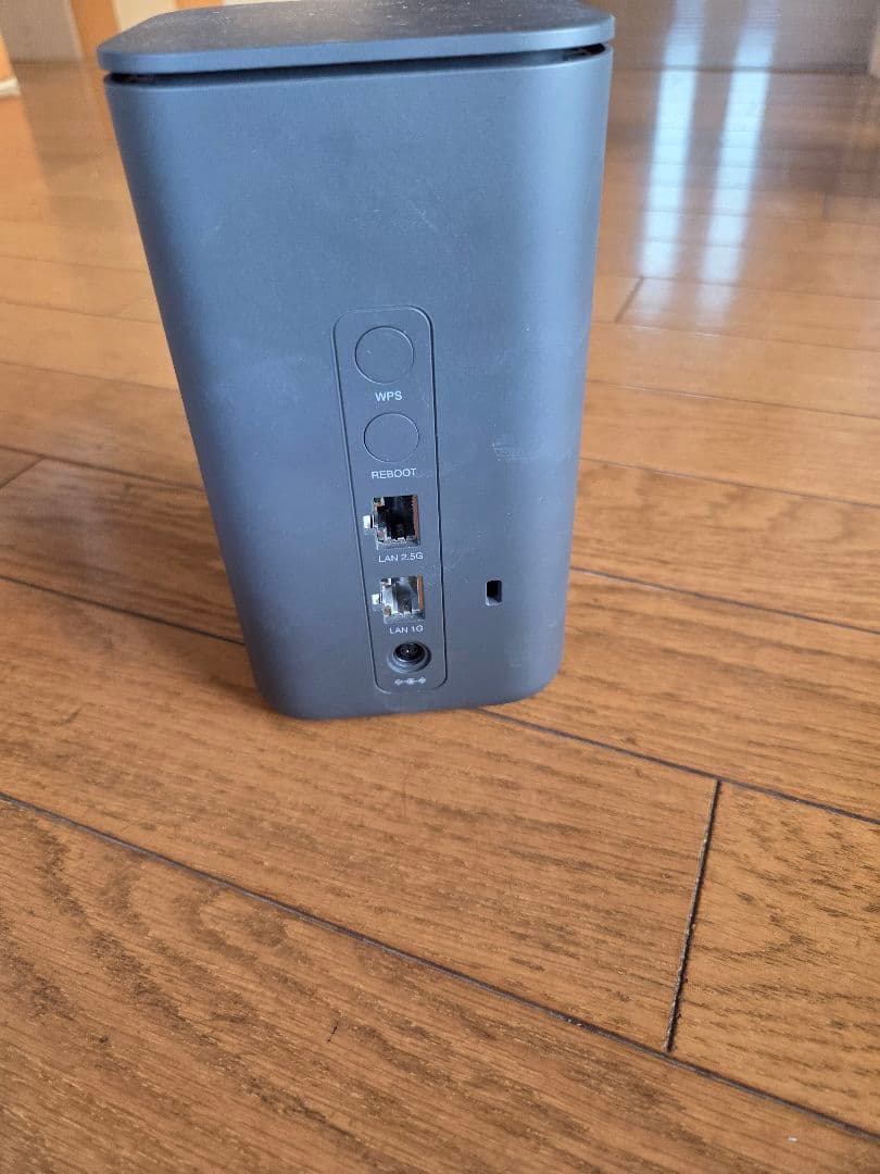 docomo  5G ルーター 本体　HR02