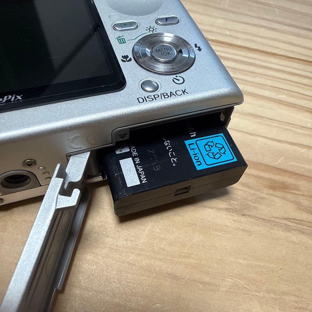 デジタルカメラFUJIFILM Fine Pix F10