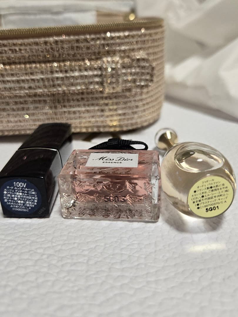 DIOR ホリデー オファー 2025 限定 ポーチ 香水 リップ ミニサイズ