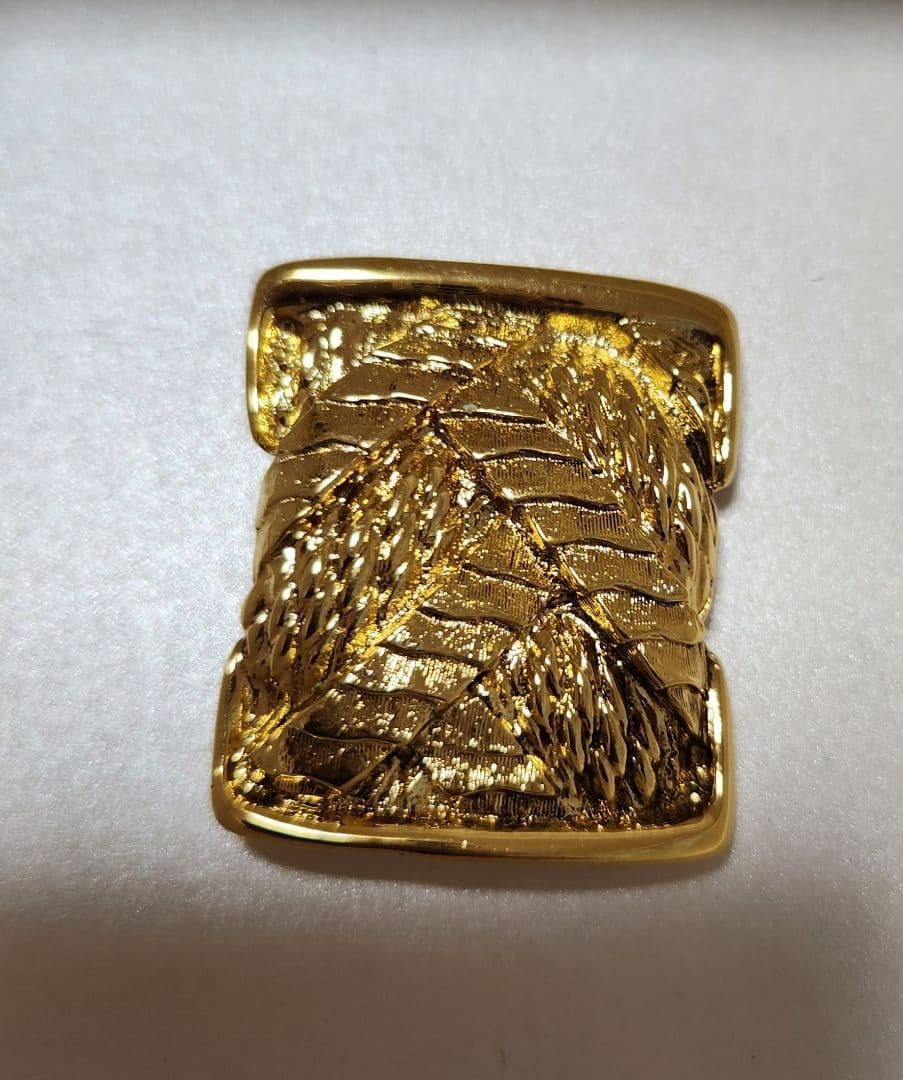 YSL イヴサンローラン ブローチ ゴールド ヴィンテージ アクセサリー