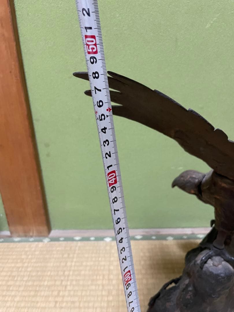 置物　鷲