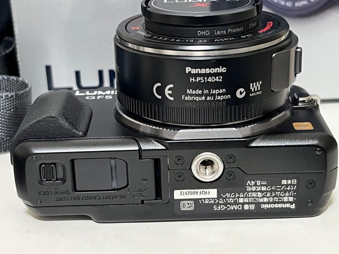 美品　Panasonic DMC-GF5X ミラーレスカメラ　ブラック