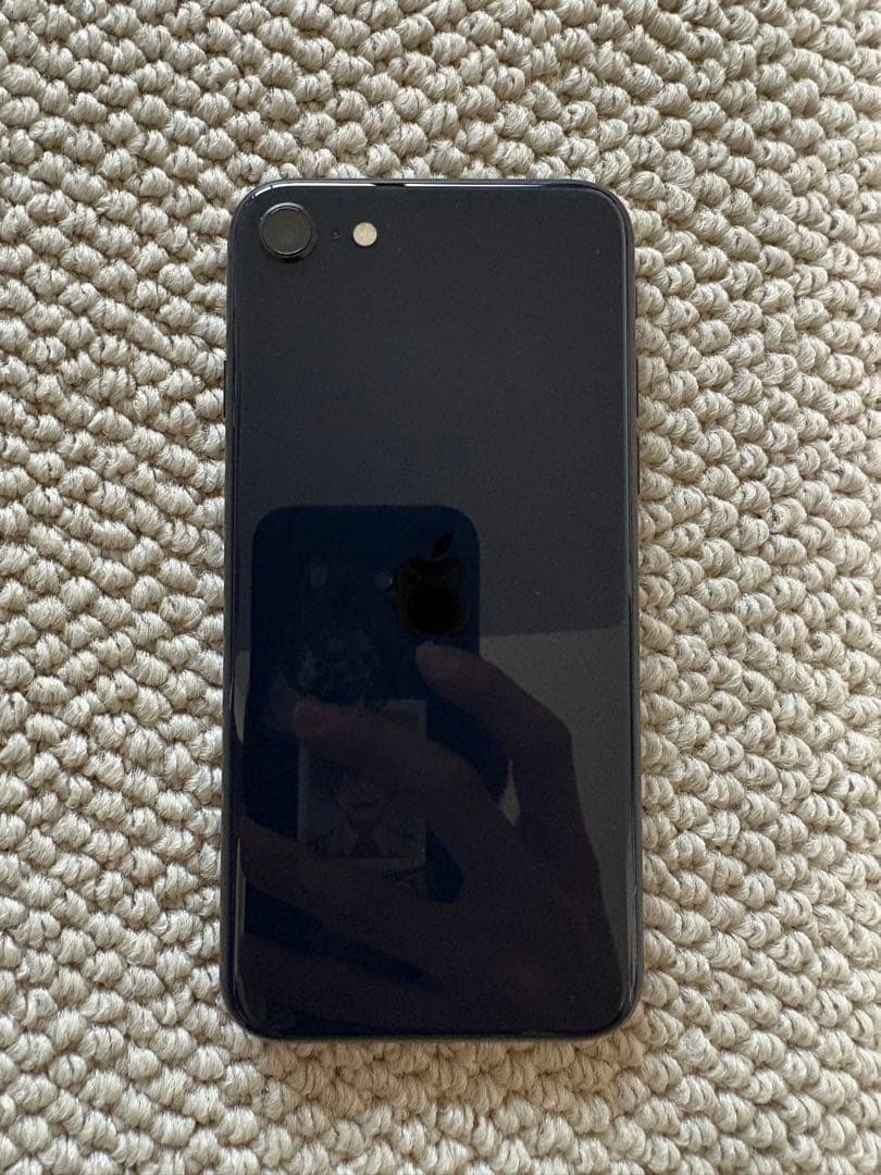 Apple iPhone se 第3世代 64GB バッテリー残量100%
