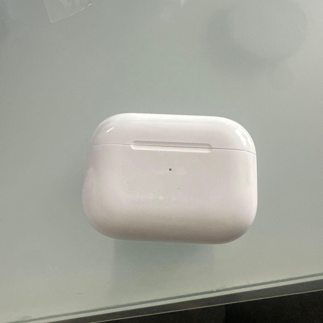 Apple AirPods第2世代ケースと右耳