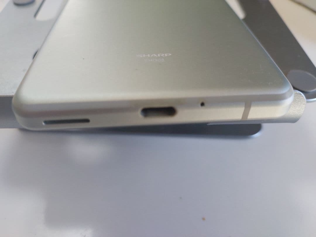 スマートフォン本体 AQUOS sense SHG03 64gb