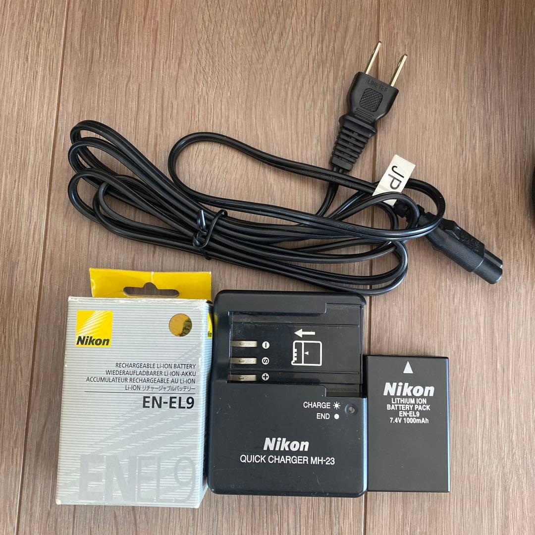 【美品】Nikon D60 ダブルズームキット / デジカメ 一眼レフ