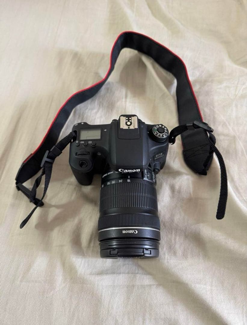 【美品】Canon EOS 8000D デジタル一眼レフカメラ
