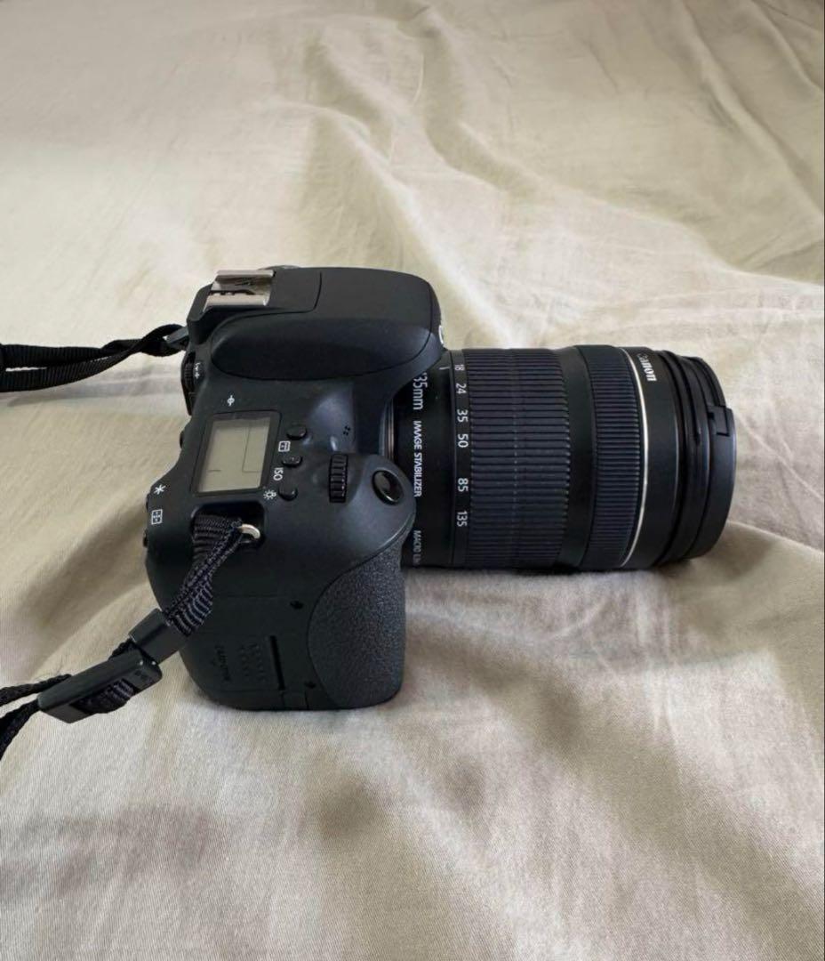 【美品】Canon EOS 8000D デジタル一眼レフカメラ