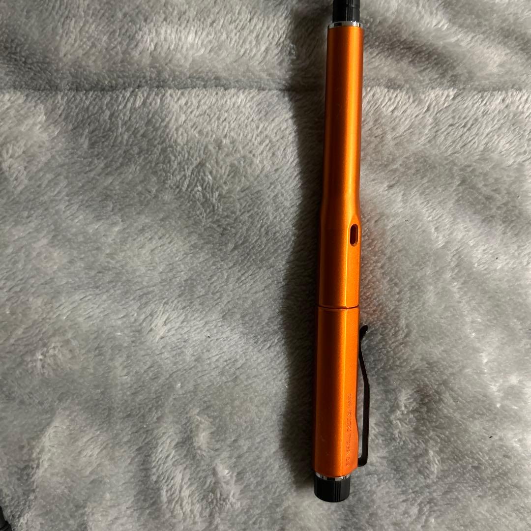 オレンズネロジャンク、クルトガダイブジャンク　カヴェコ