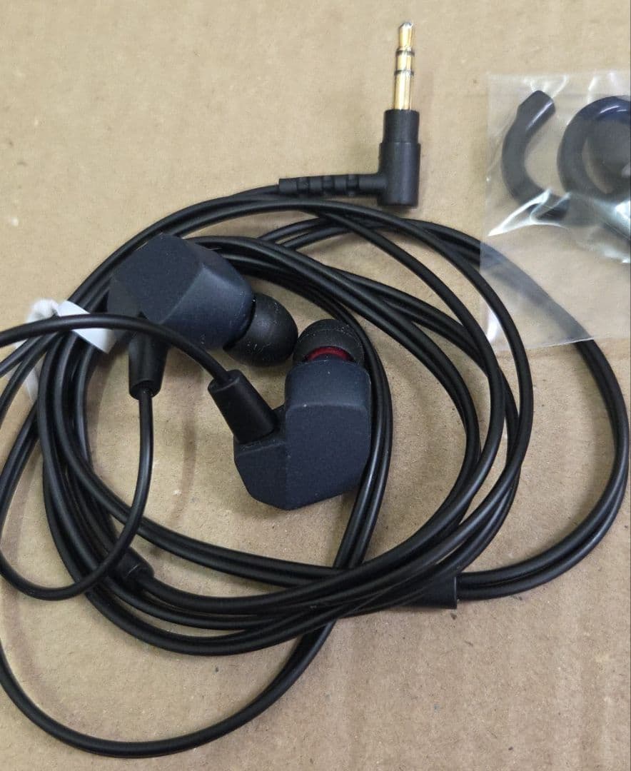 イヤホン Final A4000
