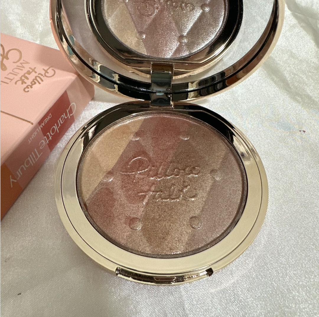 Charlotte Tilbury イルミネーター ハイライトプレスドパウダー