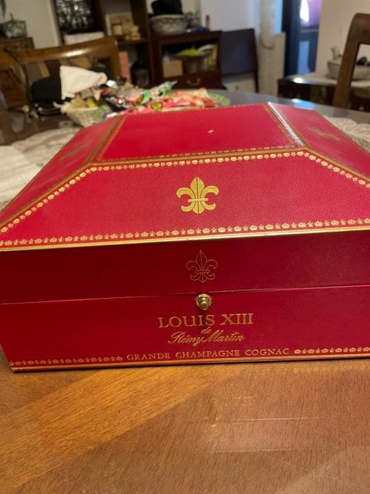 レミーマルタン、LOUIS XIII（ルイ13世）クリスタルボトル　金キャップ