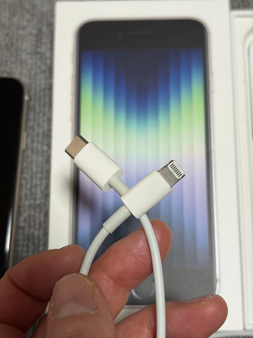 iPhone SE 第３世代 65GB スターライト