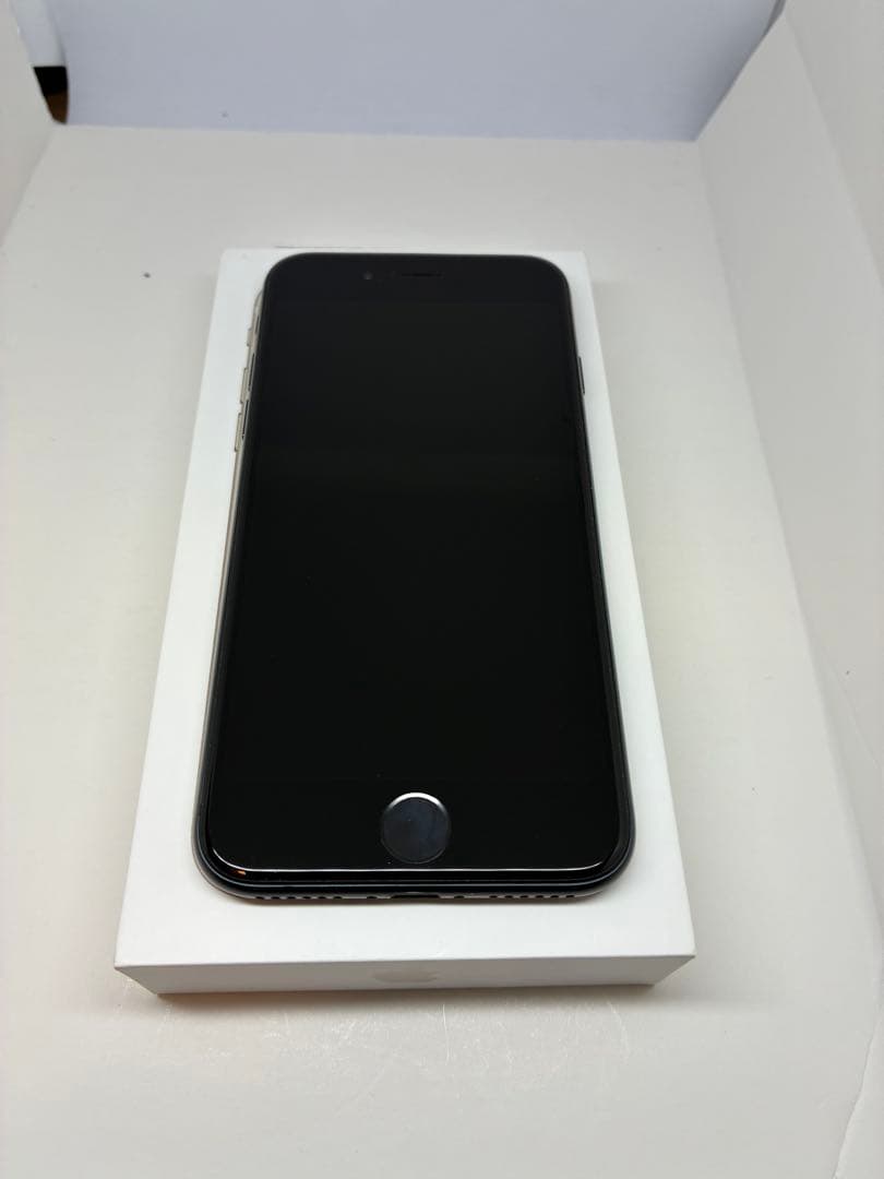 【超美品】iPhone SE3 黒　128GB SIMフリー　新品バッテリー