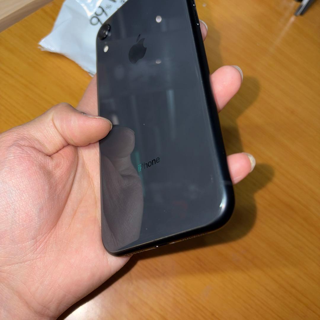 iPhone Xr ブラック128g simカード2枚使える
