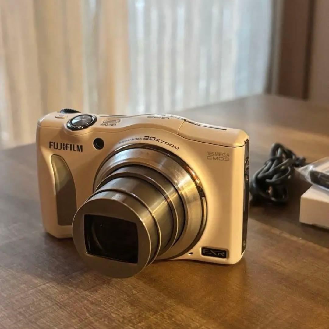 FUJIFILM デジタルカメラ　FINEPIX F770EXR ホワイト