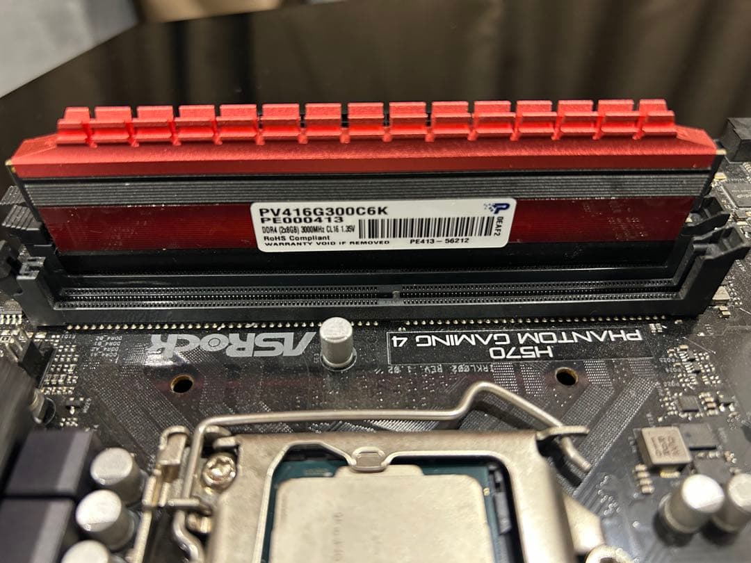その他 H570 phantom gaming 4, i5 10400f 8GB Ram